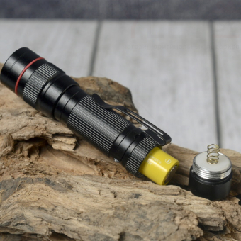 Фонарь B516 на батарейках