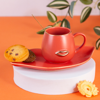 Кружка с блюдцем "Губы"