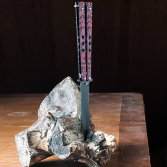 Складной нож бабочка Краcные черепа