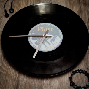 Часы Музыкальная пластинка Piano music С ДЕФЕКТОМ