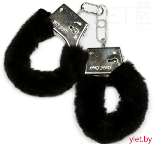 Наручники с мехом черные