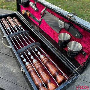Набор с шампурами для шашлыка в чемодане Medium, 13 предметов, черный