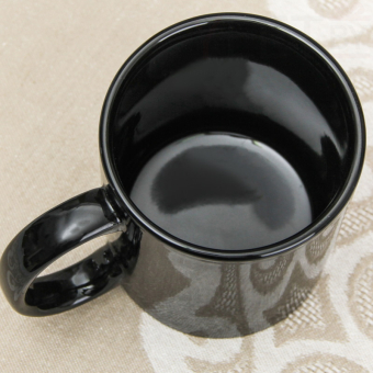 Кружка хамелеон Уровень топлива черная