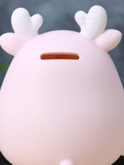 Копилка «Олененок с цветком», розовая