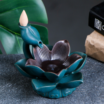 Подставка для благовоний «Лотос совершенства», набор благовоний конусы, стелющийся дым, 10×14×14 см, с подсветкой