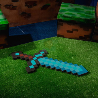 Алмазный меч Майнкрафт